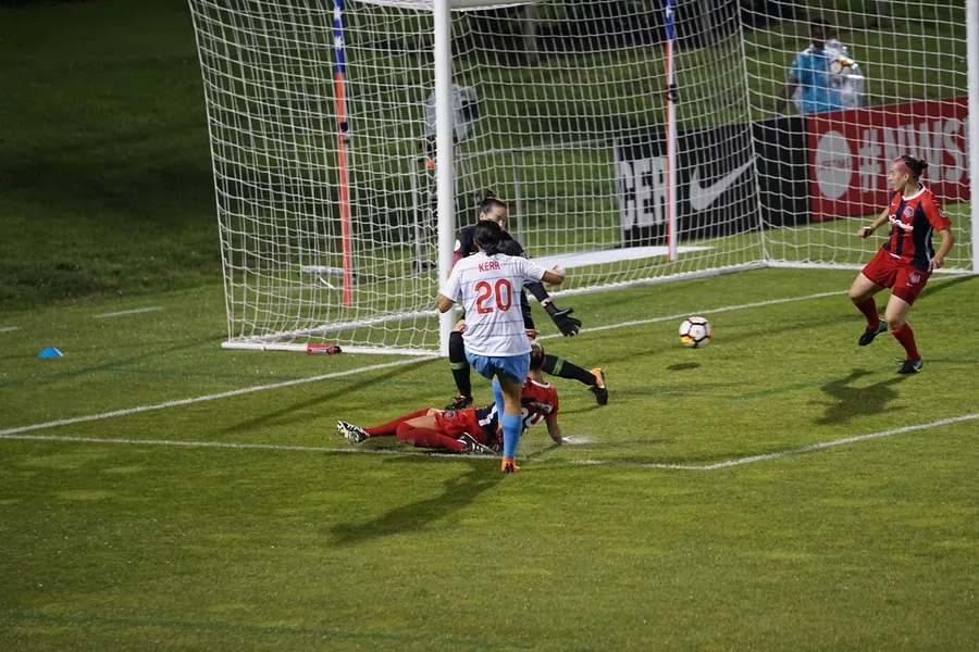 爱体育官网网址 · 体育栏目服务配图（示意）